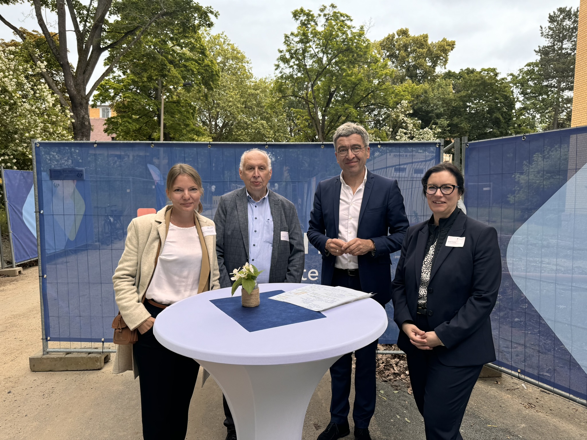 „Parkstadt Leipzig“: Instone Real Estate feiert Bergfest für neues Wohnquartier im Grünen