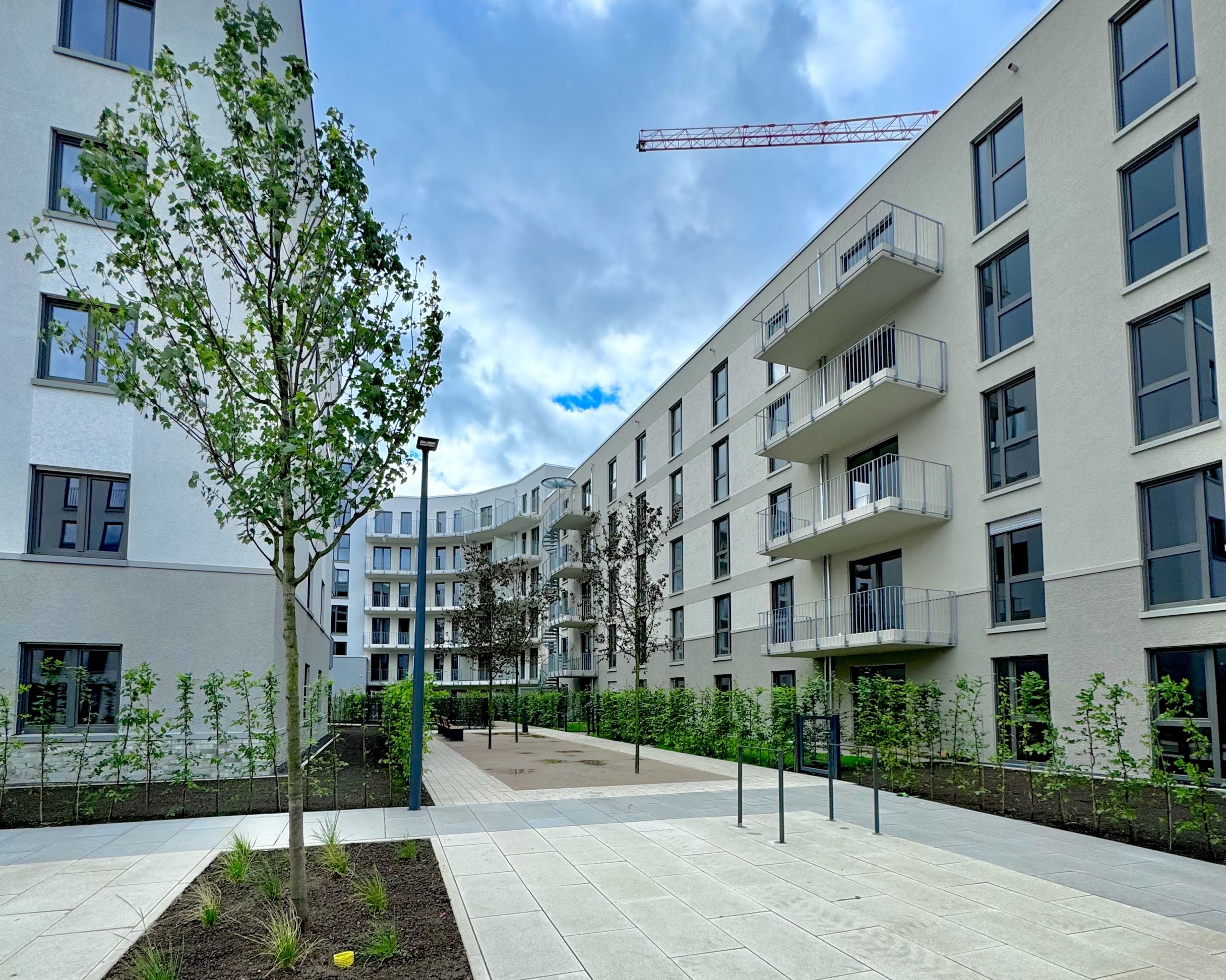 Schönhof-Viertel in Frankfurt: Instone schließt den Bau der ersten 217 überwiegend geförderten Wohnungen im Quartier ab