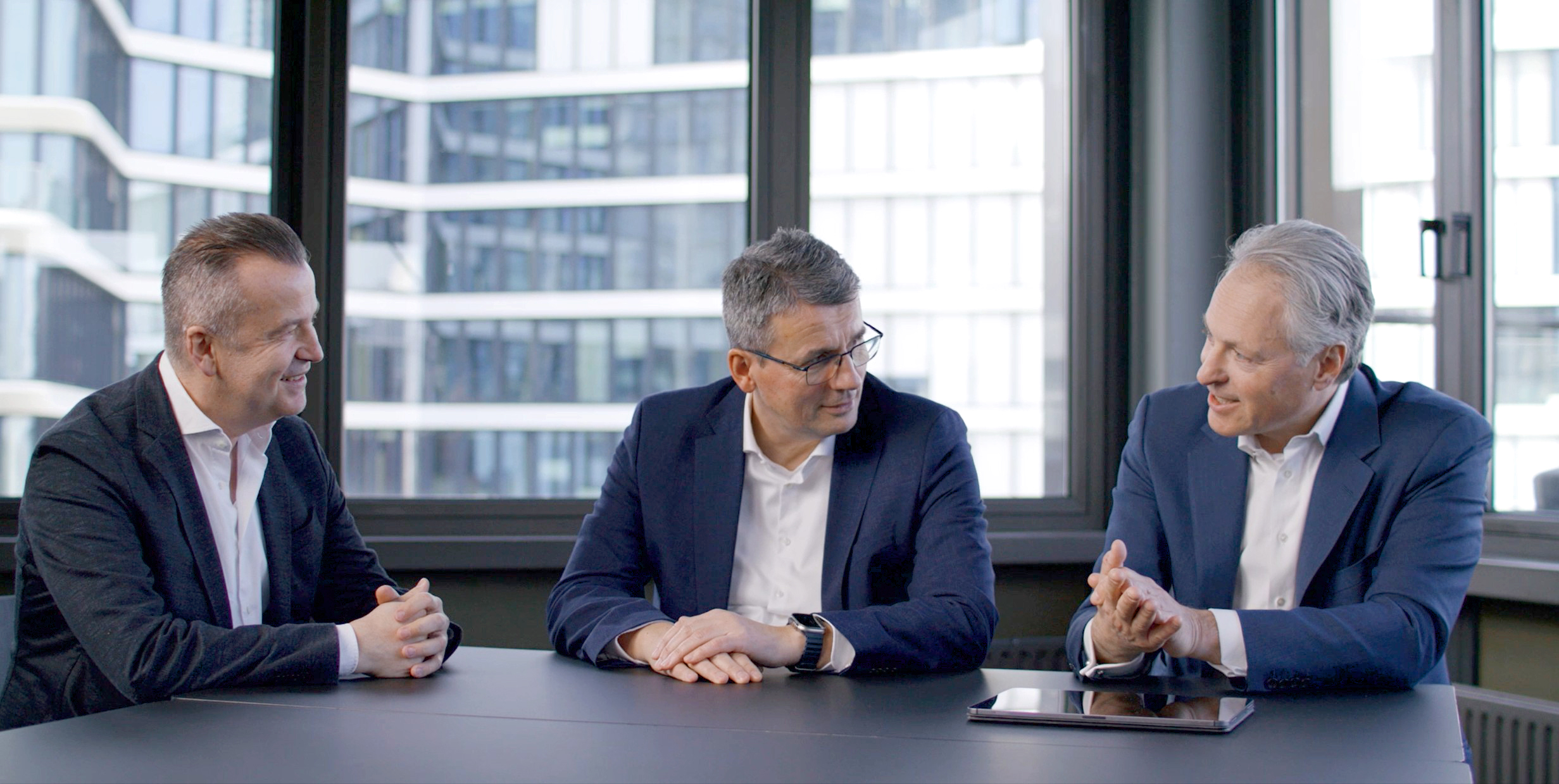 Annual targets achieved; 2026 outlook assumes a significant increase in sales and earnings